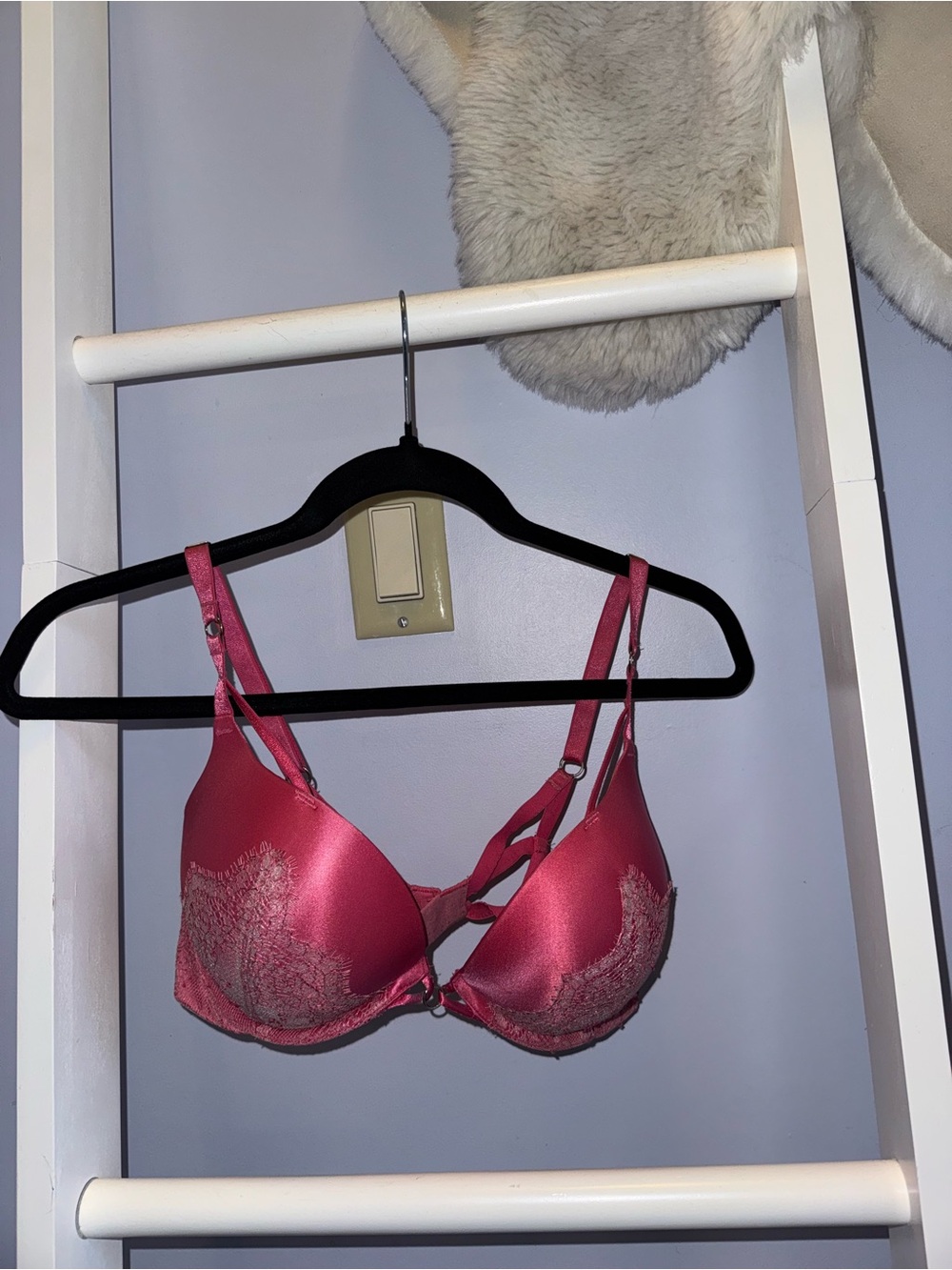 Victoria's Secret Bombshell Satin Lace Strappy Bra in Fuchsia